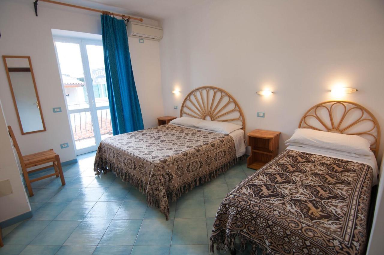 Albergo Macri Иския Екстериор снимка